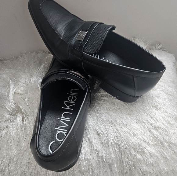 Pre loved barely worn!! Calvin Klein mens dress shoe - Picture 5 of 12